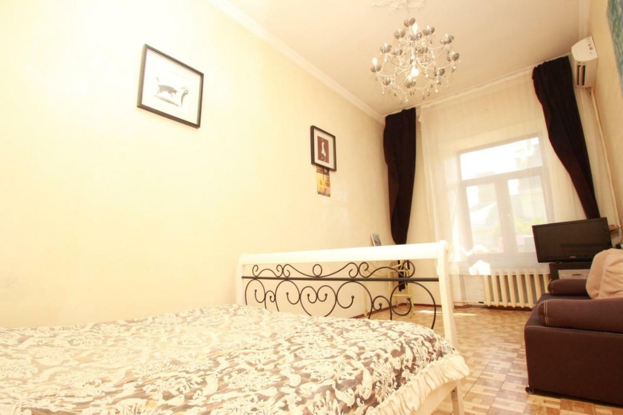 Ferienwohnung Apartmens Near Opera House Odessa Zimmer foto